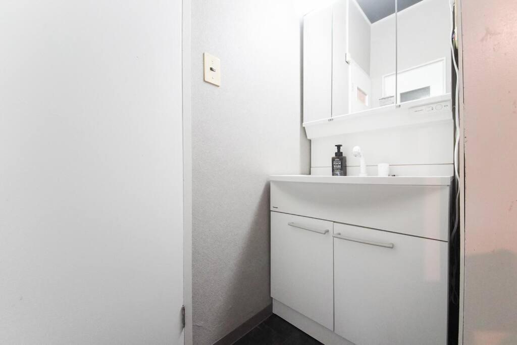 Sanacion Namba 難波千日前の5Ldk120平米 駅徒歩2分 広々バルコニーでバーベキューも可能 Apartment โอซาก้า ภายนอก รูปภาพ